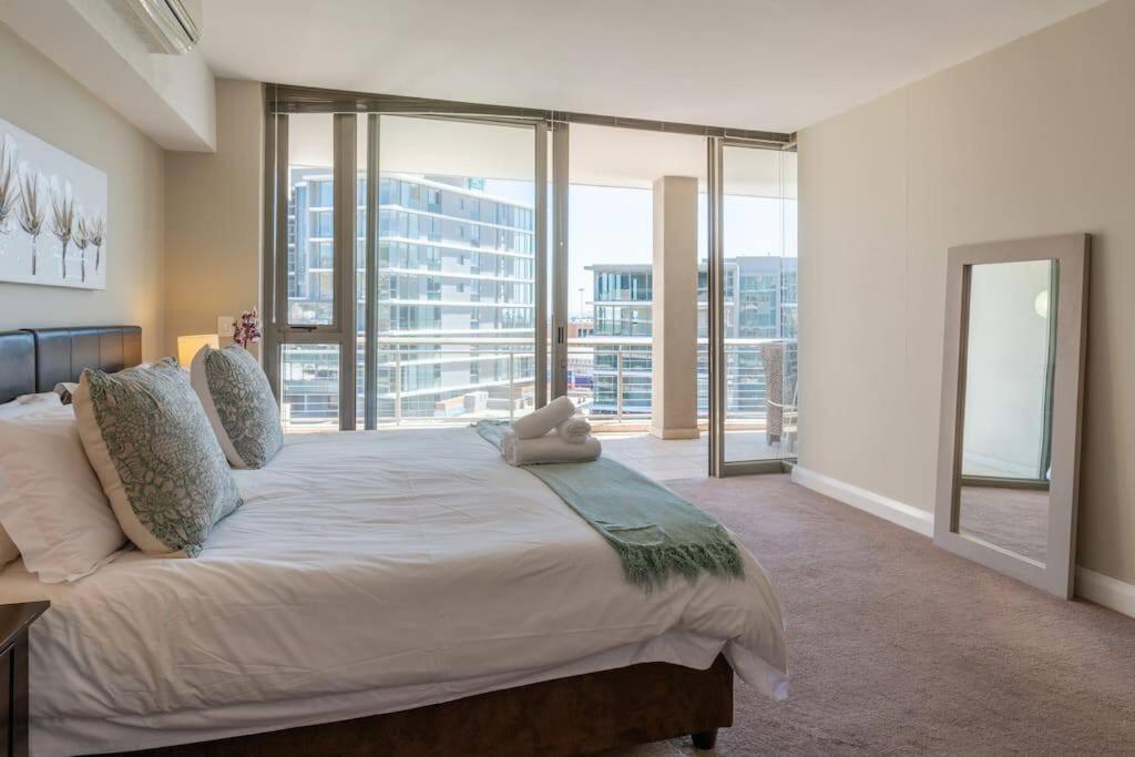 Canal Quays 70h Apartment Cape Town