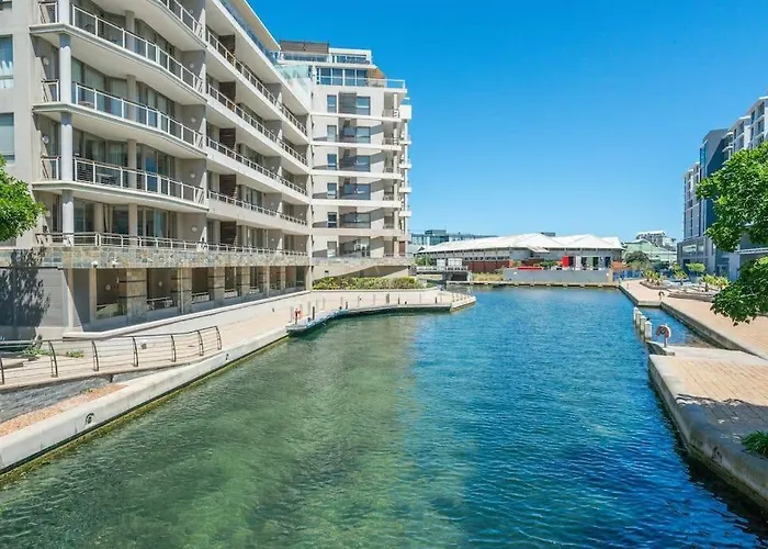 Canal Quays 70H