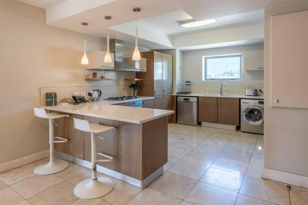 Canal Quays 70h Apartamento